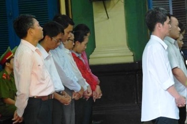 “Rút ruột” bảo hiểm xã hội gần 6 tỷ đồng, nhiều cán bộ lĩnh án