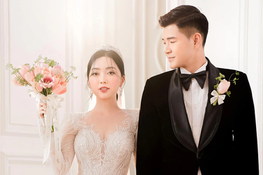 Cô dâu của cầu thủ Hà Đức Chinh viết "tâm thư", hứa sẽ làm người vợ tốt