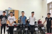 Tạm giữ 18 đối tượng ném chai thủy tinh khiến một người bị thương