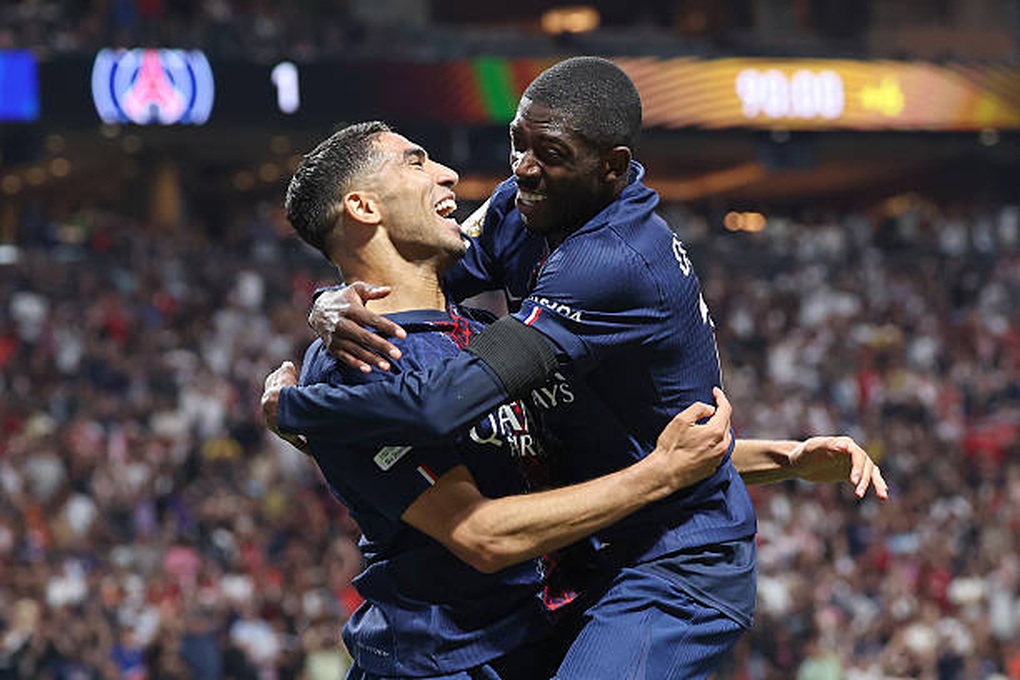 Chỉ còn 9 người, PSG chiến thắng ngoạn mục trước Bayern Munich - 1 Chỉ còn 9 người, PSG chiến thắng ngoạn mục trước Bayern Munich