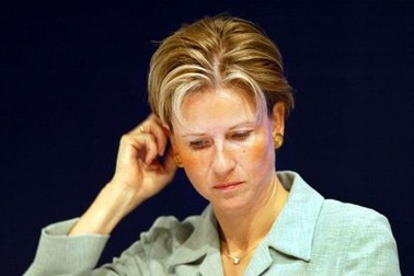 Nữ thừa kế BMW lại bị tống tiền vì băng sex