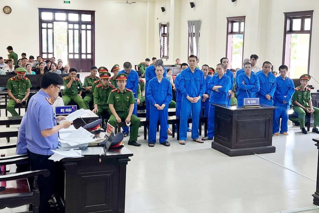 Băng cướp thuốc lá lậu ở Tây Ninh lĩnh án - 1 Băng cướp thuốc lá lậu ở Tây Ninh lĩnh án - 1