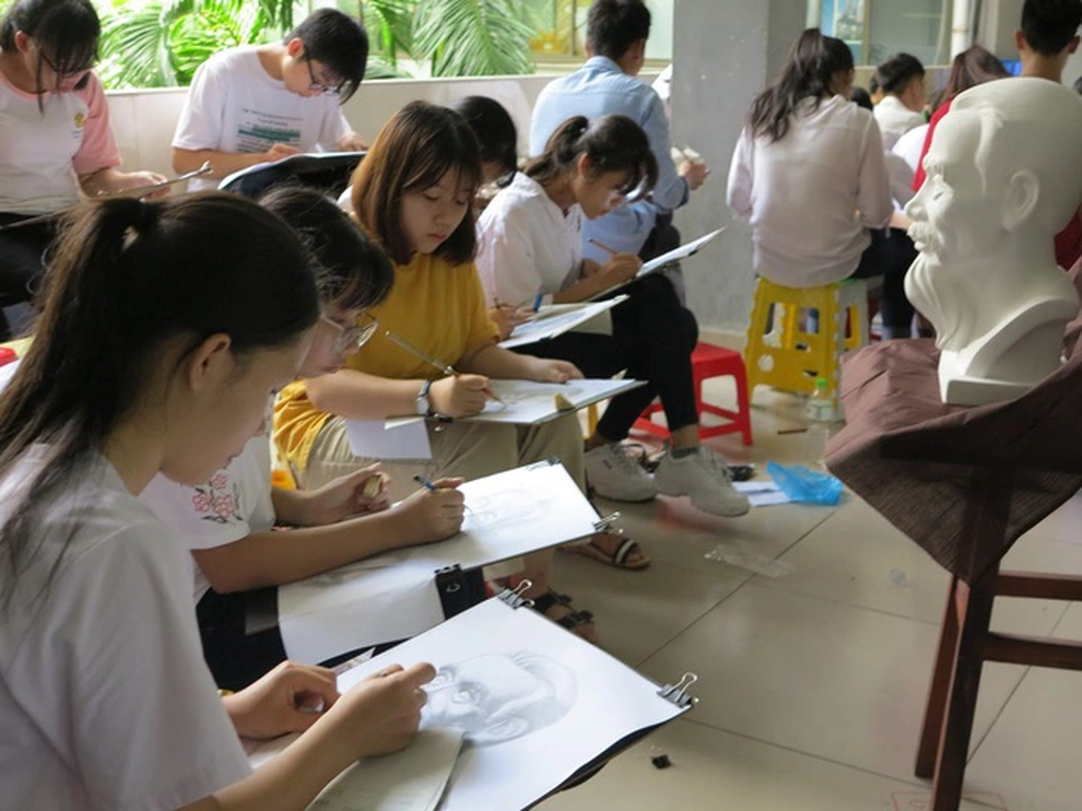 Trường ĐH Tôn Đức Thắng cho thí sinh thi năng khiếu trực tuyến tại nhà - 1 Trường ĐH Tôn Đức Thắng cho thí sinh thi năng khiếu trực tuyến tại nhà - 1
