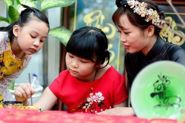 “Tết thầy” đang ngày càng biến tướng