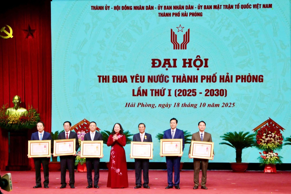 Kompetisi haruslah nyata, efektif, dan membawa manfaat bagi rakyat - 3 Thi đua phải làm thật, hiệu quả thật, mang lại lợi ích cho nhân dân - 3