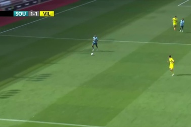 FIFA "ngả mũ" trước siêu phẩm của tiền vệ Southampton