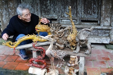 Nghệ nhân chế tác rồng tre nổi tiếng bị trộm cuỗm mất 100 triệu tiền dưỡng già