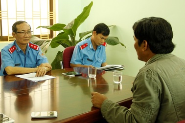 Vụ tài xế “vứt” xe khiến trạm cân tê liệt: Chưa có lối thoát...