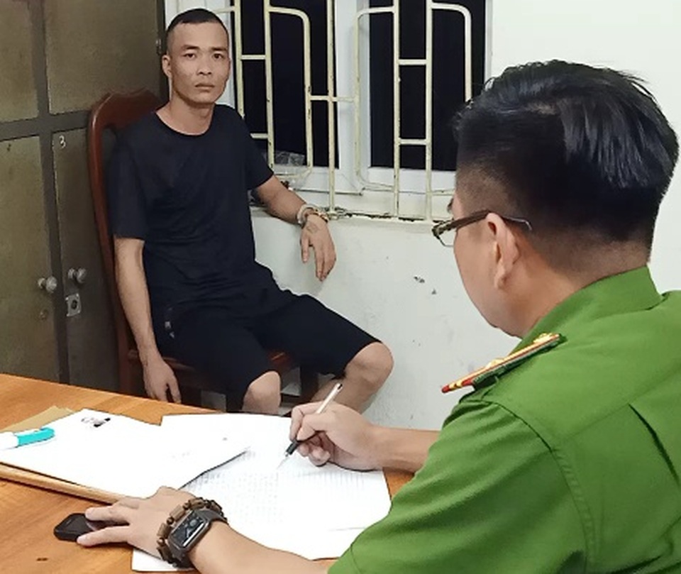 Vụ hành hung chủ xe vì xin vượt không được: Đối tượng bị truy nã sa lưới - 1 Vụ hành hung chủ xe vì xin vượt không được: Đối tượng bị truy nã sa lưới - 1