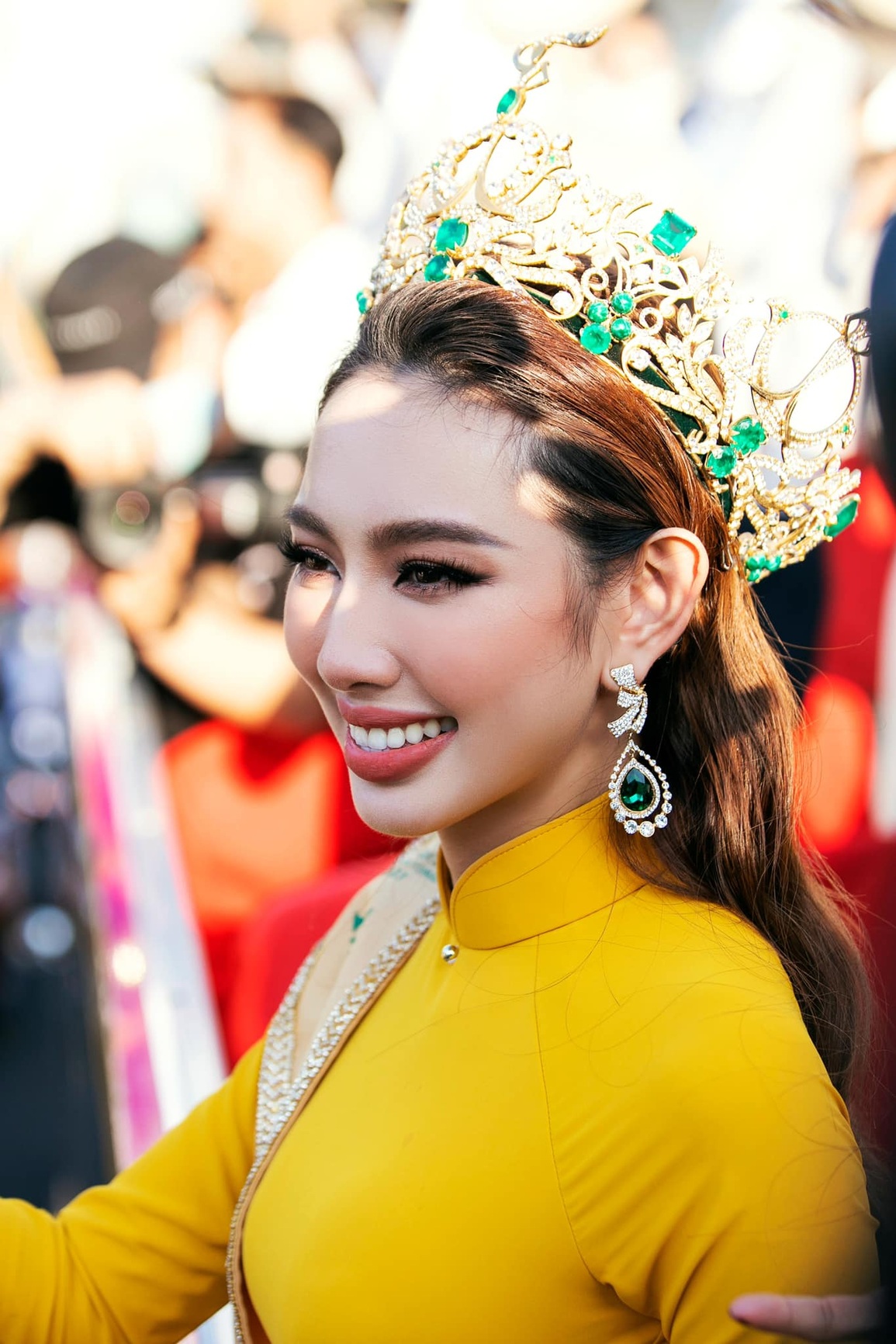 Hoa hậu Thùy Tiên chung tay cùng đại gia Minh Nhựa giúp trẻ em nghèo - 3 Hoa hậu Thùy Tiên chung tay cùng đại gia Minh Nhựa giúp trẻ em nghèo - 3