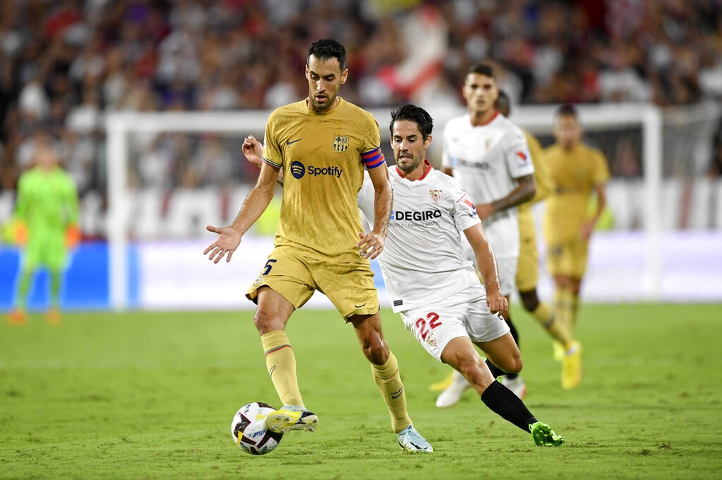 Real Madrid vững ngôi đầu bảng La Liga, Barcelona thắng đậm Sevilla - 4 Real Madrid vững ngôi đầu bảng La Liga, Barcelona thắng đậm Sevilla - 4
