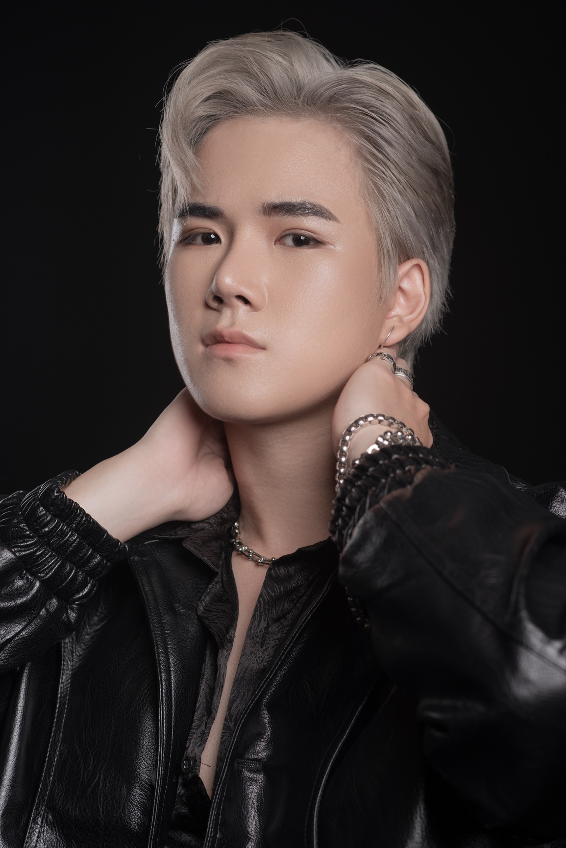 Người mẫu điển trai được Trấn Thành mở đường cưa đổ TikToker nổi tiếng - 4