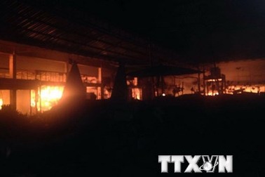 Cơ quan chức năng Việt-Lào khắc phục hậu quả cháy chợ Pakse