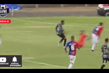 Lĩnh trọn cú đá vào đầu, thủ môn bị... mất trí nhớ