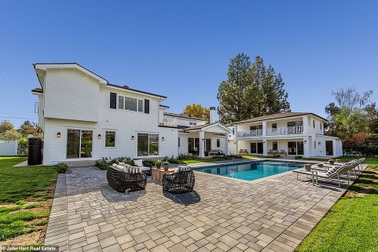 Ngắm nhà siêu sang của vũ nữ thoát y Blac Chyna