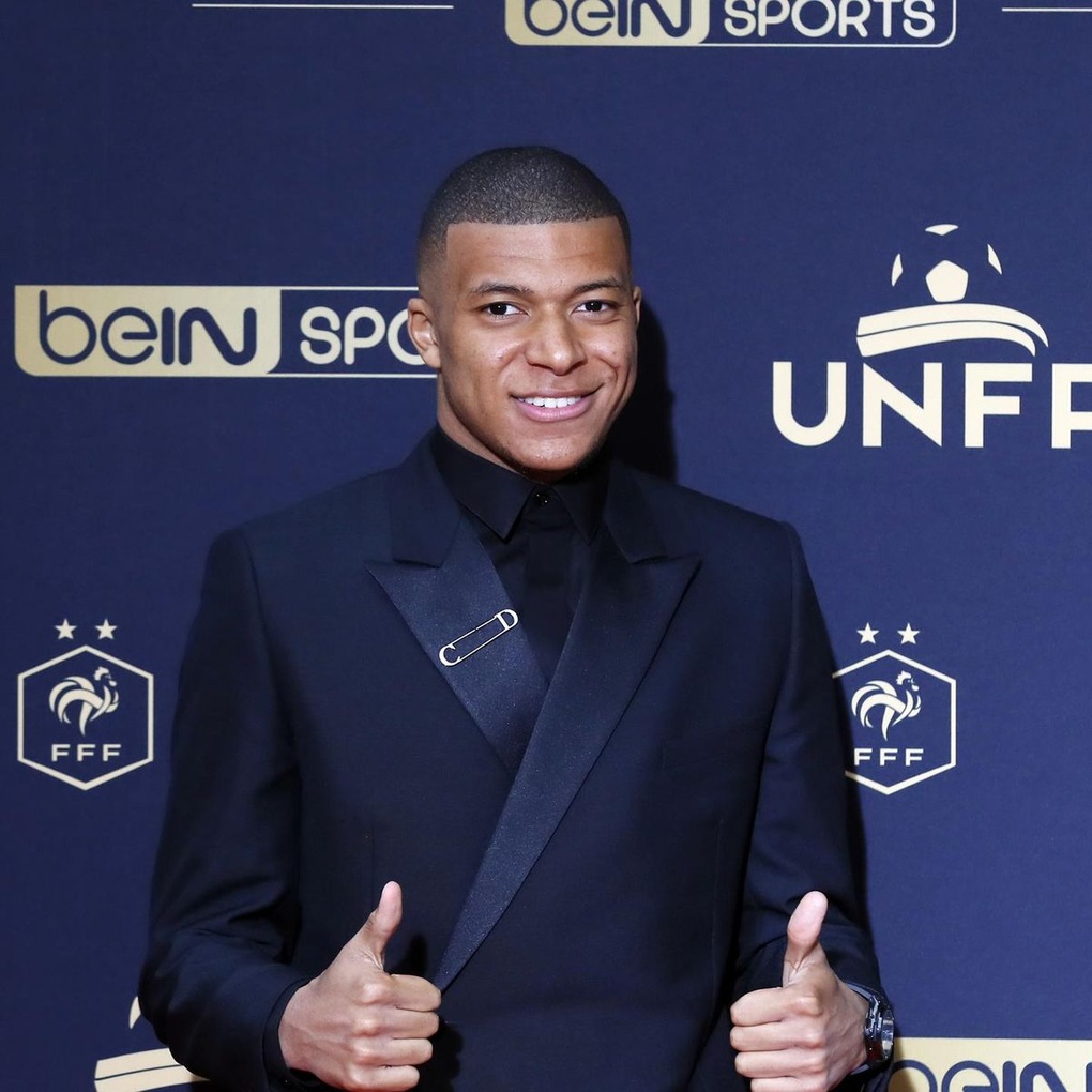 Mbappe: Tôi phải học cách giữ bình tĩnh sau khi nổi tiếng - 2 Mbappe: Tôi phải học cách giữ bình tĩnh sau khi nổi tiếng - 2