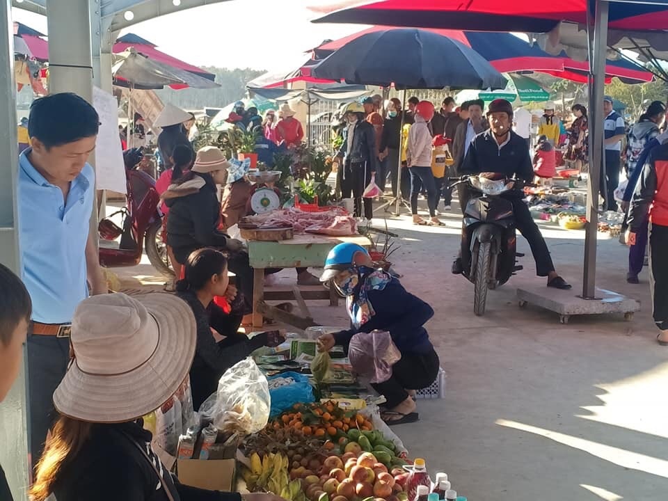 Chợ phiên cuối tuần trên vùng biên Cao Nguyên - 3 Chợ phiên cuối tuần trên vùng biên Cao Nguyên - 3