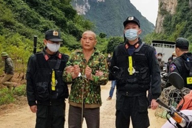 Bắt nghi phạm sát hại người phụ nữ bán gà, giấu xác ở vách núi