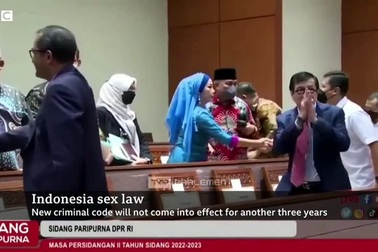 Indonesia thông qua luật cấm quan hệ tình dục ngoài hôn nhân