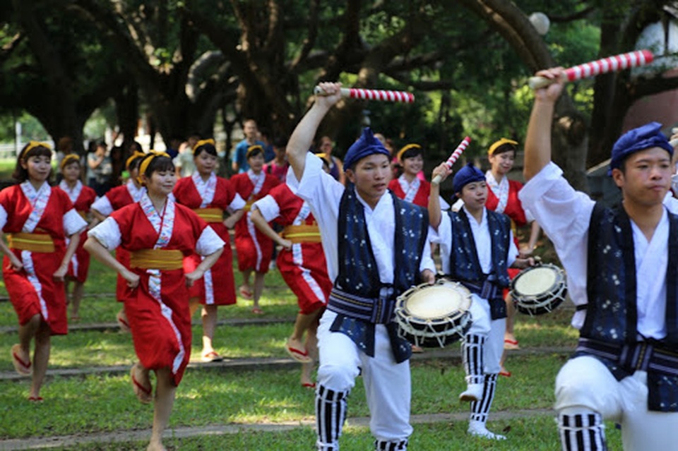 Eisa - điệu múa trăm tuổi trong những lễ hội mùa hè ở Okinawa - 2 Eisa - điệu múa trăm tuổi trong những lễ hội mùa hè ở Okinawa - 2