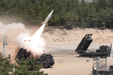 Triều Tiên chỉ trích Mỹ cung cấp tên lửa tầm xa cho Ukraine