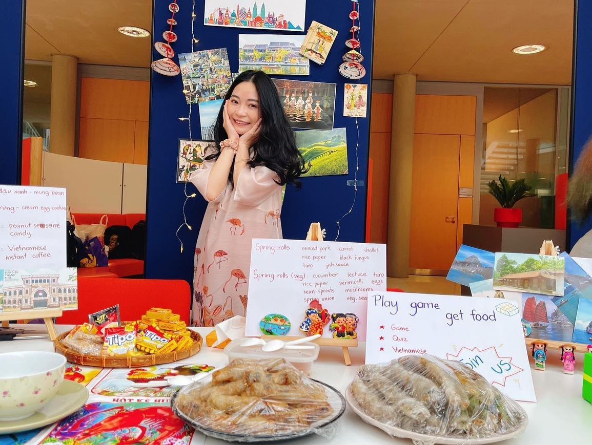 Nghe các quán quân học bổng IELTS Prize kể chuyện vi vu trời tây - 2 Nghe các quán quân học bổng IELTS Prize kể chuyện vi vu trời tây - 2
