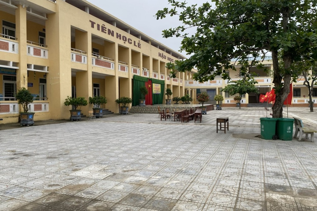 Schule wird beschuldigt, fast 200 Millionen VND ausgegeben zu haben; Lehrer wird aufgefordert, Online-Beitrag zu entfernen – 1 Trường bị tố chi sai gần 200 triệu đồng, thầy giáo nhờ gỡ bài trên mạng - 1
