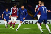 Thắng đậm West Ham, Chelsea vượt lên trên Tottenham