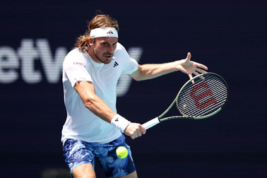 Medvedev, Tsitsipas đặt chỗ tại vòng 4 Miami Open