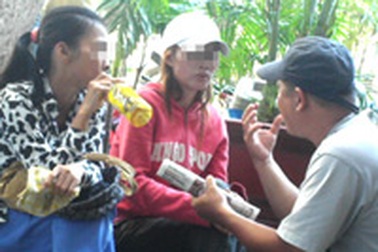 Dễ như mua bán trứng... người?