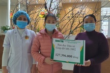 Vợ chồng bệnh nhân đón Tết tại viện: Có chú xe ôm mang tặng cặp bánh chưng