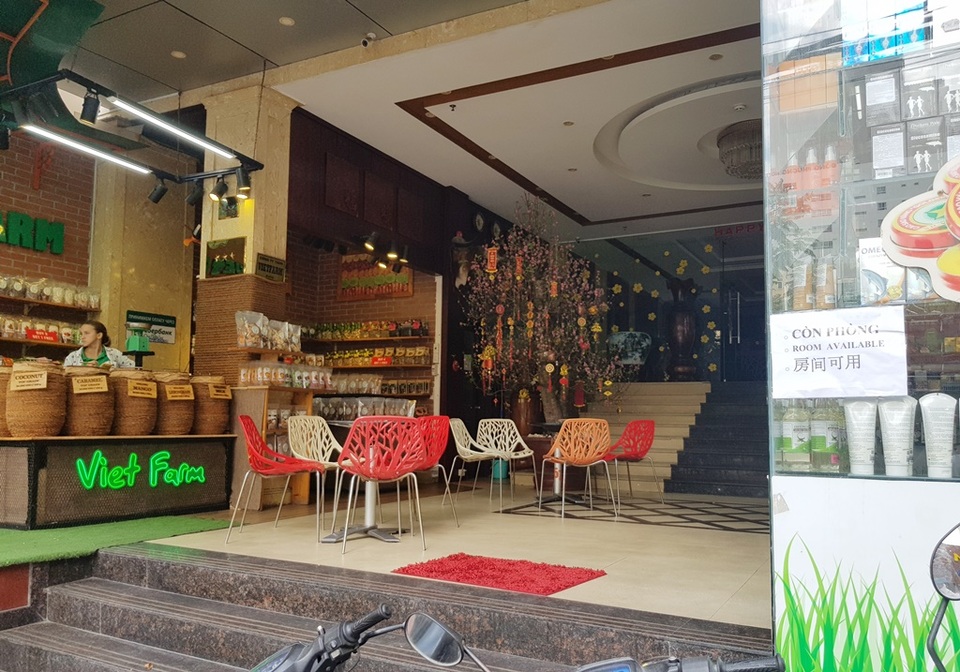 Nha Trang: Nhiều khách sạn đóng cửa, rao bán trong mùa dịch Covid-19 - 4 Nha Trang: Nhiều khách sạn đóng cửa, rao bán trong mùa dịch Covid-19 - 4