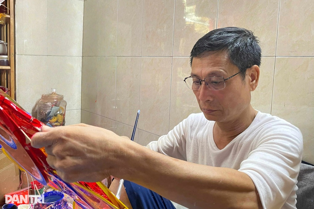 Vì sao chiếc đèn ông sao là món đồ chơi không lỗi mốt dịp Trung thu? - 2 Vì sao chiếc đèn ông sao là món đồ chơi không lỗi mốt dịp Trung thu? - 2