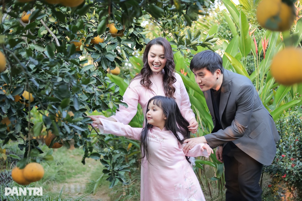 Ca sĩ Nguyễn Ngọc Anh và ký ức về Tết xưa, bán hàng xén cho bà ngoại - 3 Ca sĩ Nguyễn Ngọc Anh và ký ức về Tết xưa, bán hàng xén cho bà ngoại - 3