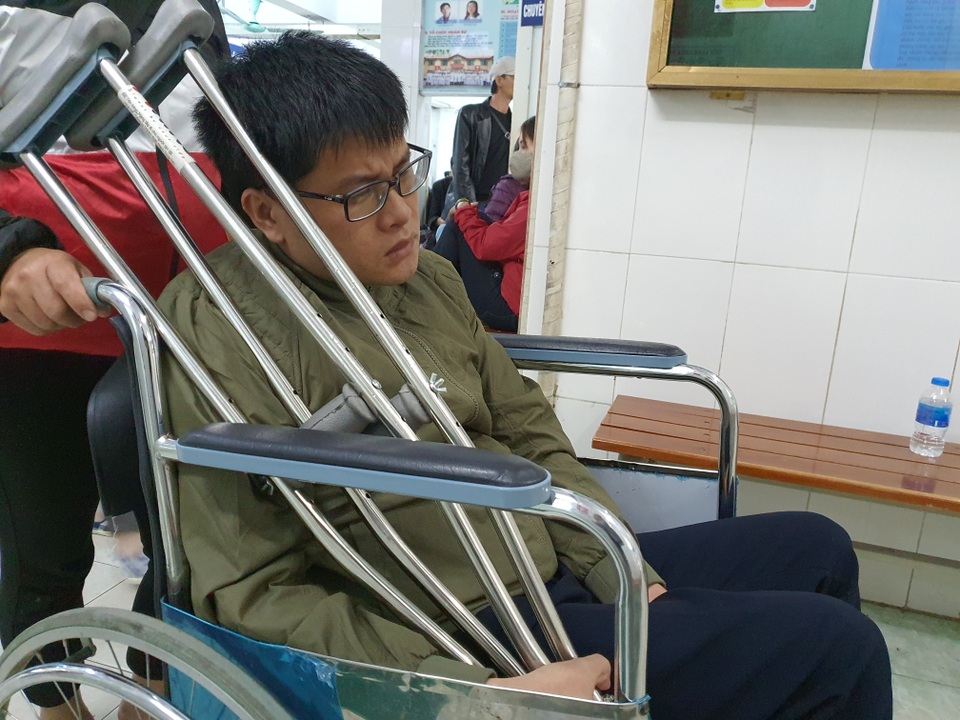 Chàng trai mồ côi cha: Các cô, chú cứu cháu với! - 2 Chàng trai mồ côi cha: Các cô, chú cứu cháu với! - 2