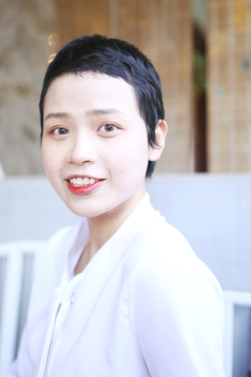 Nữ sinh Ngoại thương mắc ung thư tái xuất xinh đẹp và đầy nghị lực - 2 Nữ sinh Ngoại thương mắc ung thư tái xuất xinh đẹp và đầy nghị lực - 2