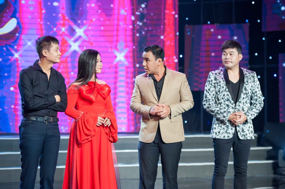 MC Quyền Linh phản bác Lê Hoàng: Sống như anh nói thì tình nghĩa ở đâu? - 1 MC Quyền Linh phản bác Lê Hoàng: Sống như anh nói thì tình nghĩa ở đâu? - 1