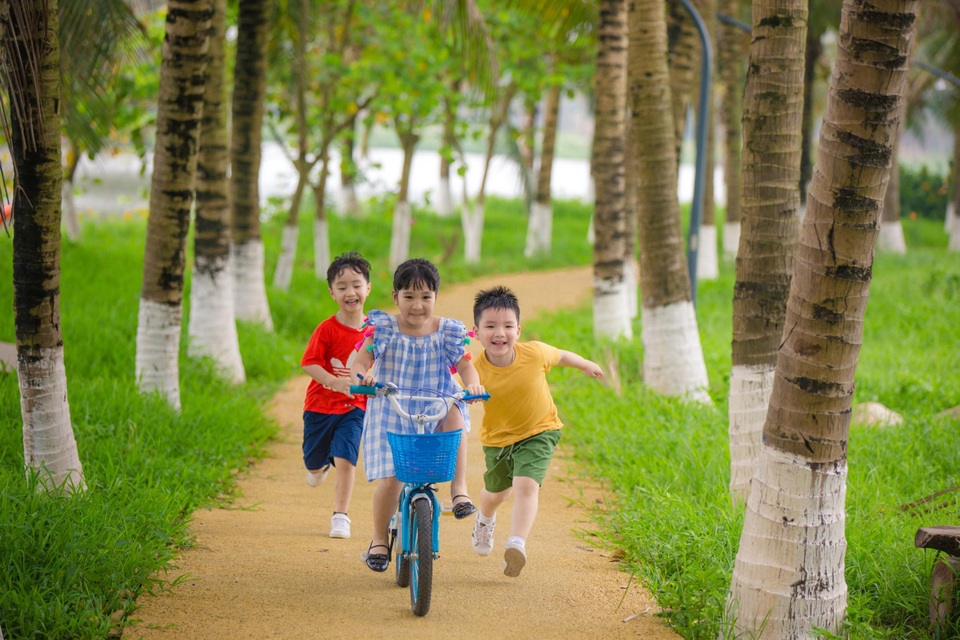 Những con đường trốn nắng ngập cây xanh đẹp mê mẩn ngay gần Hà Nội - 11 Những con đường trốn nắng ngập cây xanh đẹp mê mẩn ngay gần Hà Nội - 11
