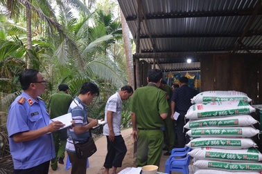 Khởi tố người chồng giết chết vợ và bạn vợ trong chòi vịt ngày mùng 5 Tết