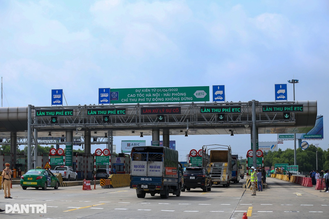 Ngày đầu cao tốc Hà Nội - Hải Phòng thu phí ETC: Cố tình đi vào sẽ phạt - 5 Ngày đầu cao tốc Hà Nội - Hải Phòng thu phí ETC: Cố tình đi vào sẽ phạt - 5
