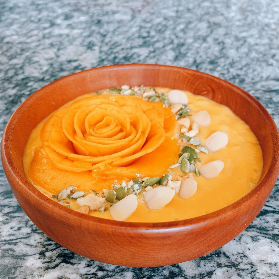 Vợ đảm trổ tài làm sinh tố hoa hồng bổ dưỡng, giải nhiệt mùa hè - 3 Vợ đảm trổ tài làm sinh tố hoa hồng bổ dưỡng, giải nhiệt mùa hè - 3