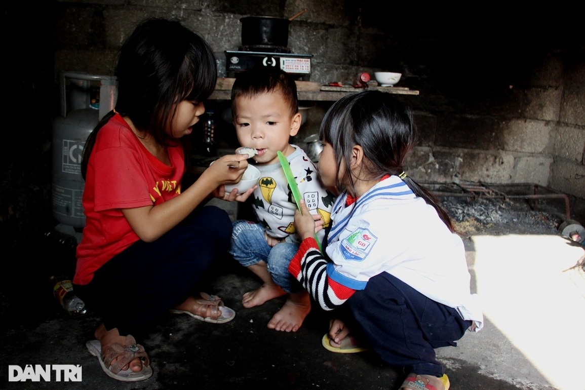 Cha gặp nạn nguy kịch, 3 con thơ và mẹ già không dám mơ về Tết - 3 Cha gặp nạn nguy kịch, 3 con thơ và mẹ già không dám mơ về Tết - 3
