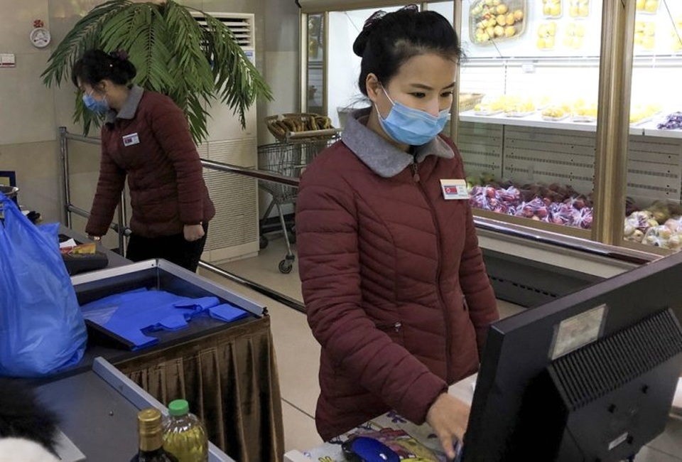 Báo Hàn: Triều Tiên phát hiện ca nhiễm virus corona đầu tiên - 1