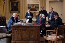 Bức ảnh báo trước “giông bão” ở Nhà Trắng