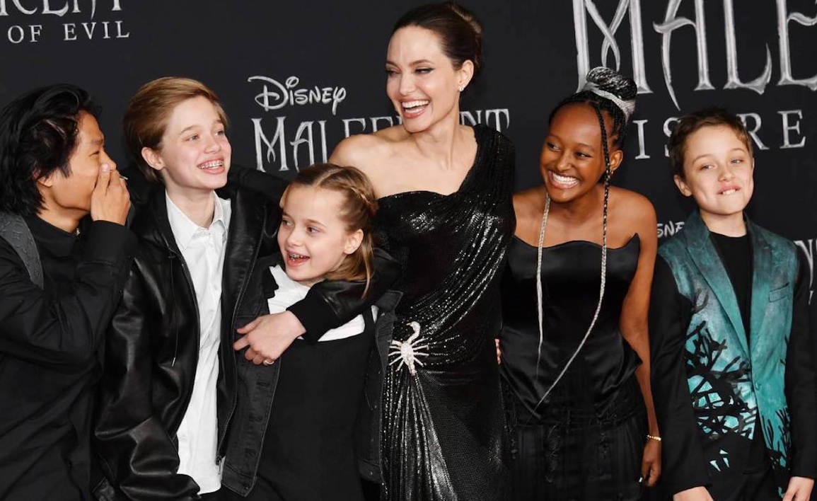 6 cách dạy con độc nhất vô nhị của Angelina Jolie - 2 6 cách dạy con độc nhất vô nhị của Angelina Jolie - 2