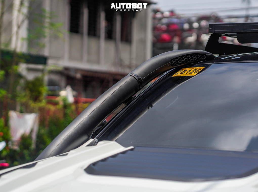 Chiêm ngưỡng chiếc Toyota Fortuner đặc biệt, thách thức mọi địa hình - 10 Chiêm ngưỡng chiếc Toyota Fortuner đặc biệt, thách thức mọi địa hình - 10