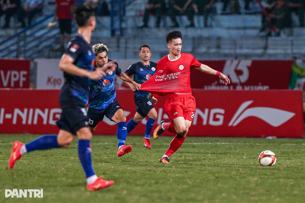 Thể Công Viettel chia điểm với Bình Định, SL Nghệ An hòa TPHCM - 2