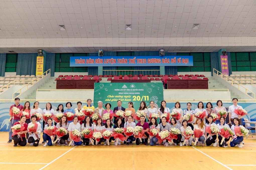 25 năm và những dấu ấn đặc biệt của trường THPT Hồng Hà - 3 25 năm và những dấu ấn đặc biệt của trường THPT Hồng Hà - 3