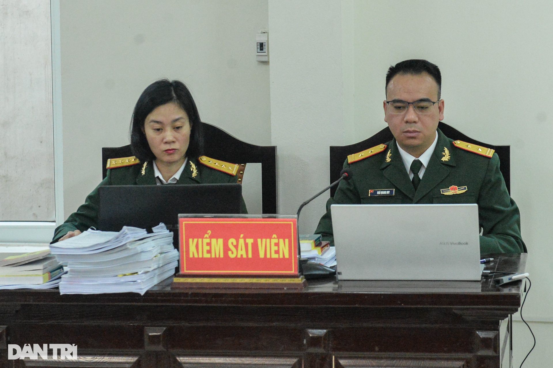 Phan Quốc Việt và 4 cựu sĩ quan ra tòa trong vụ án Việt Á - 10 Phan Quốc Việt và 4 cựu sĩ quan ra tòa trong vụ án Việt Á - 10