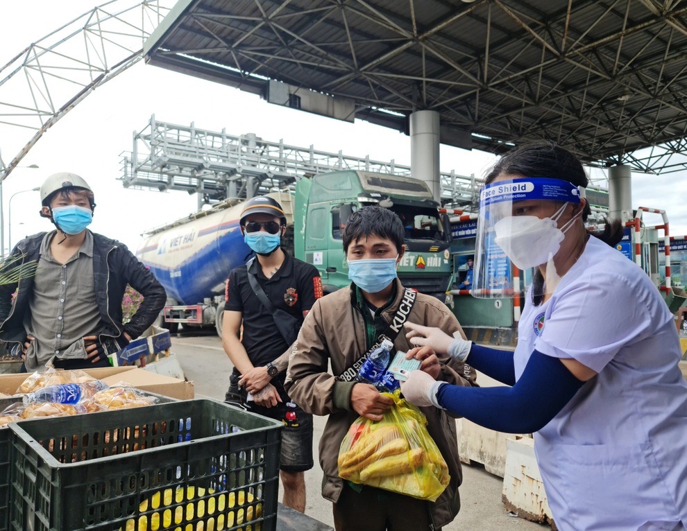Mỗi người đi xe máy về quê vui lòng nhận một phong bì 500 K - 7 Mỗi người đi xe máy về quê vui lòng nhận một phong bì 500 K - 7